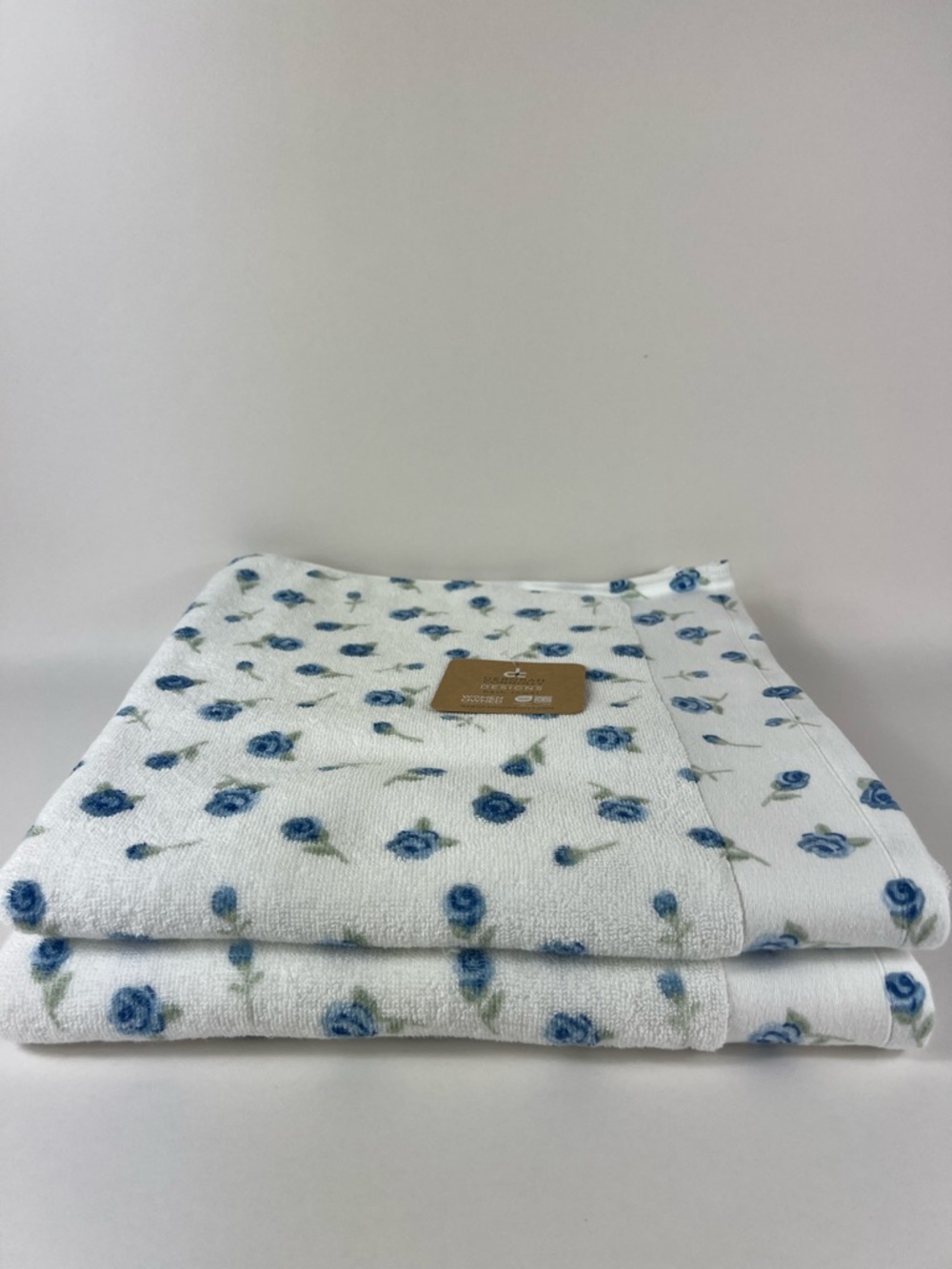 Deborah Connolly Bath Towels Blue Flowers Extra Soft Cotton Blend Set of 2 NEW